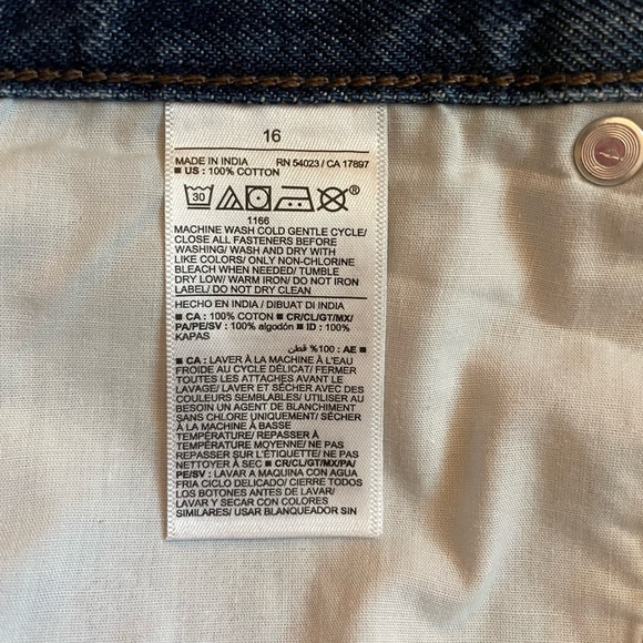 Old Navy High Rise Slouchy Straight Shorts - Picture 6 of 6